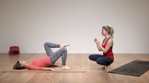 Video thumbnail for: Spinal and core strength routine for beginners