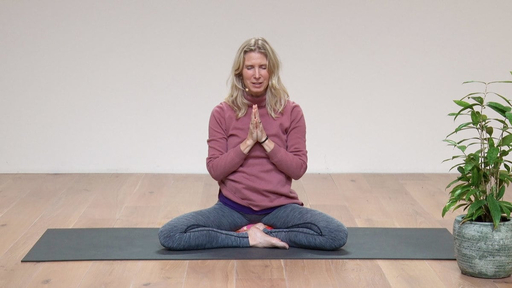 Video thumbnail for: A settling and relaxing meditation
