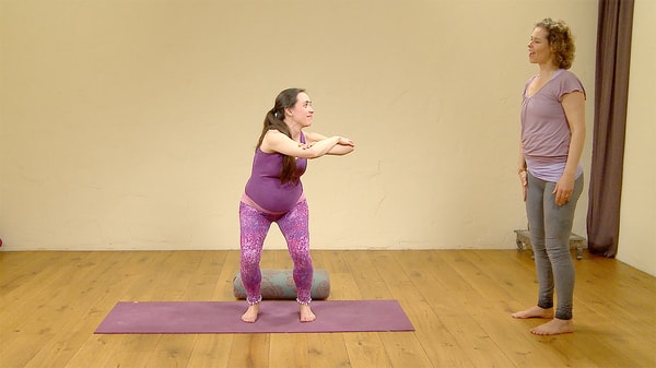 Video thumbnail for: Pregnancy yoga: Baby salute (First and Second trimester)