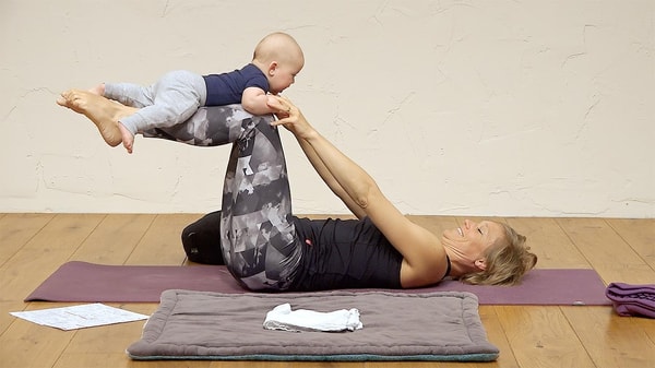 Video thumbnail for: Baby yoga - 4 months
