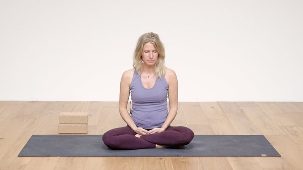 Video thumbnail for: Peaceful yoga break