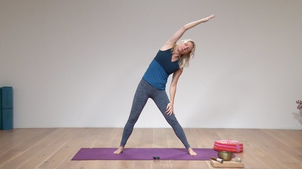 Video thumbnail for: Pranayama + Yin yoga + meditation: Letting go