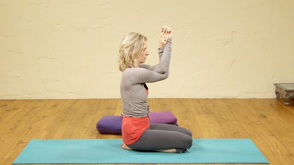 Video thumbnail for: Floor Yoga: Stretch and relax the upper body