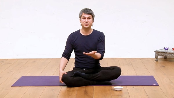 Video thumbnail for: Eating meditation