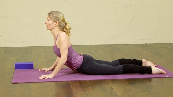 Video thumbnail for: Vinyasa Flow Yoga for beginners, part 5 (full class)