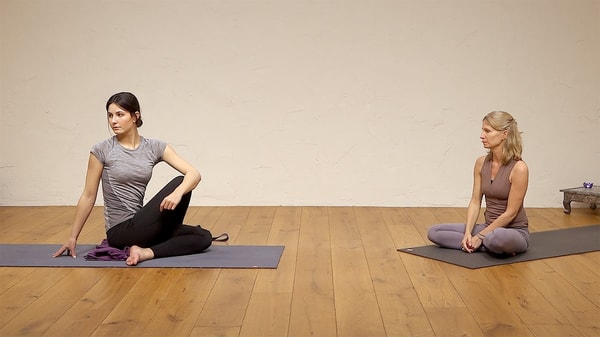 Video thumbnail for: Yoga for spinal health and flexibility