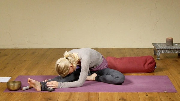 Video thumbnail for: Yin Yoga for detoxing