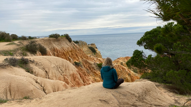 Thumbnail for playlist: 5 minute meditations with Esther Ekhart