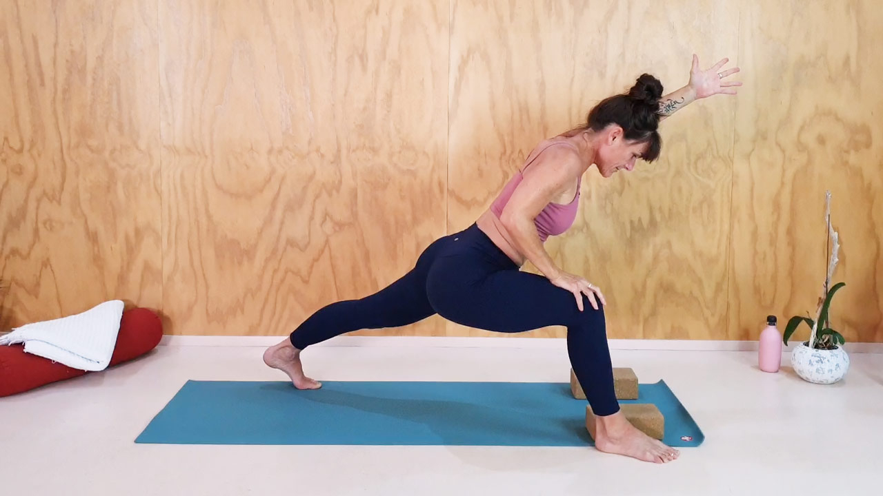 Low lunge - Ekhart Yoga