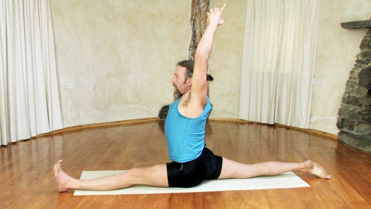 How To Do Half Split Pose – Brett Larkin Yoga