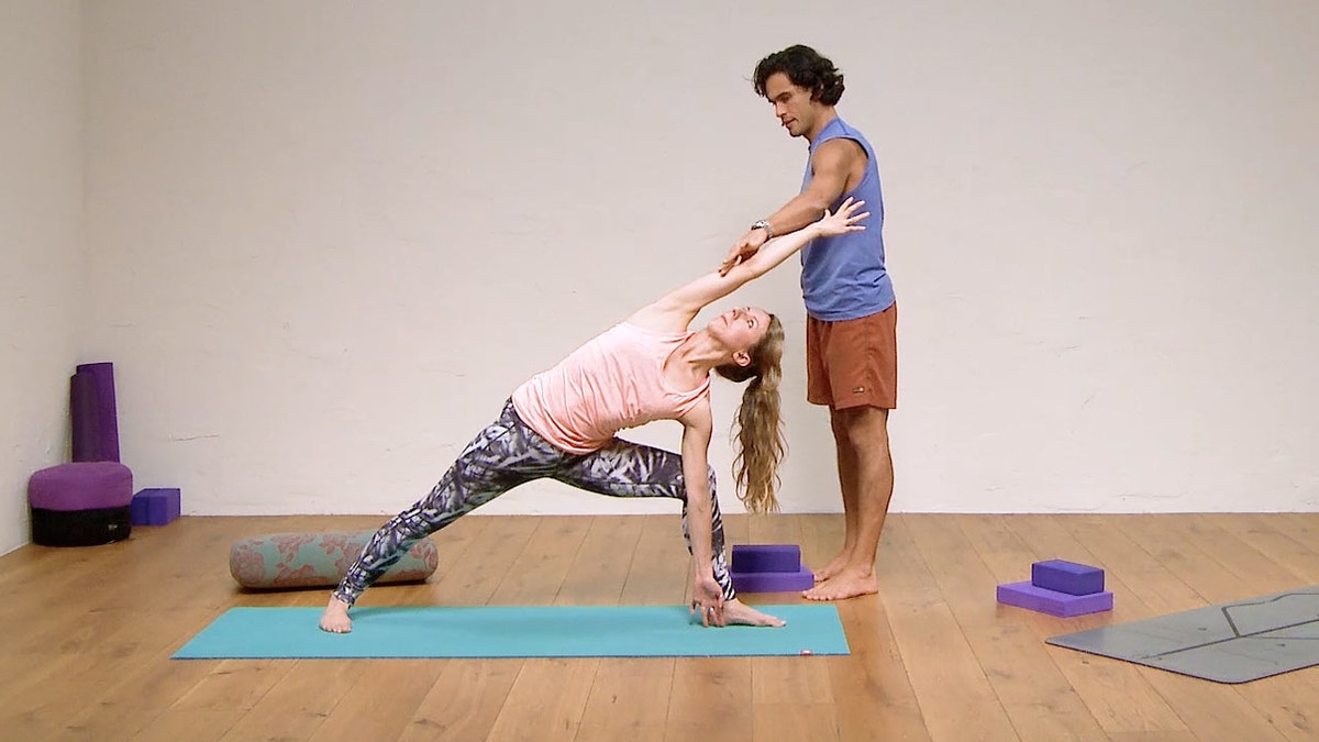 Tension versus compression in yoga - Ekhart Yoga