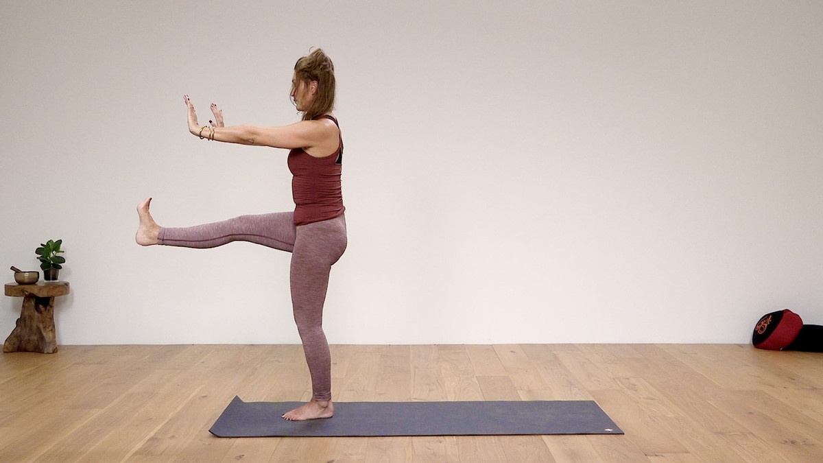 Balance from your core | Ekhart Yoga