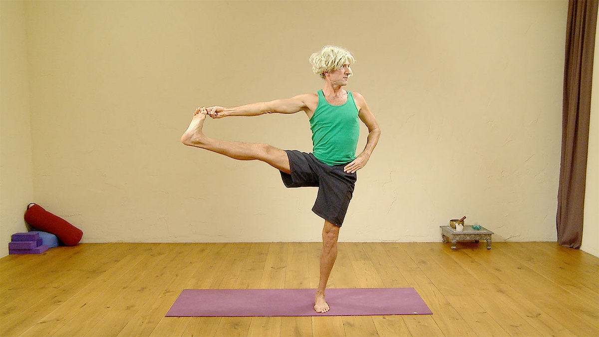 How to Do Baby Crow Pose - Yoga Tutorial — Alo Moves