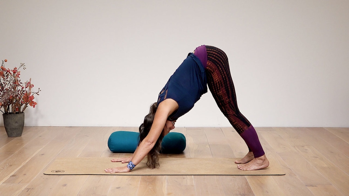 A Yin Yoga Sequence to Connect You to the Present Moment - YogaUOnline