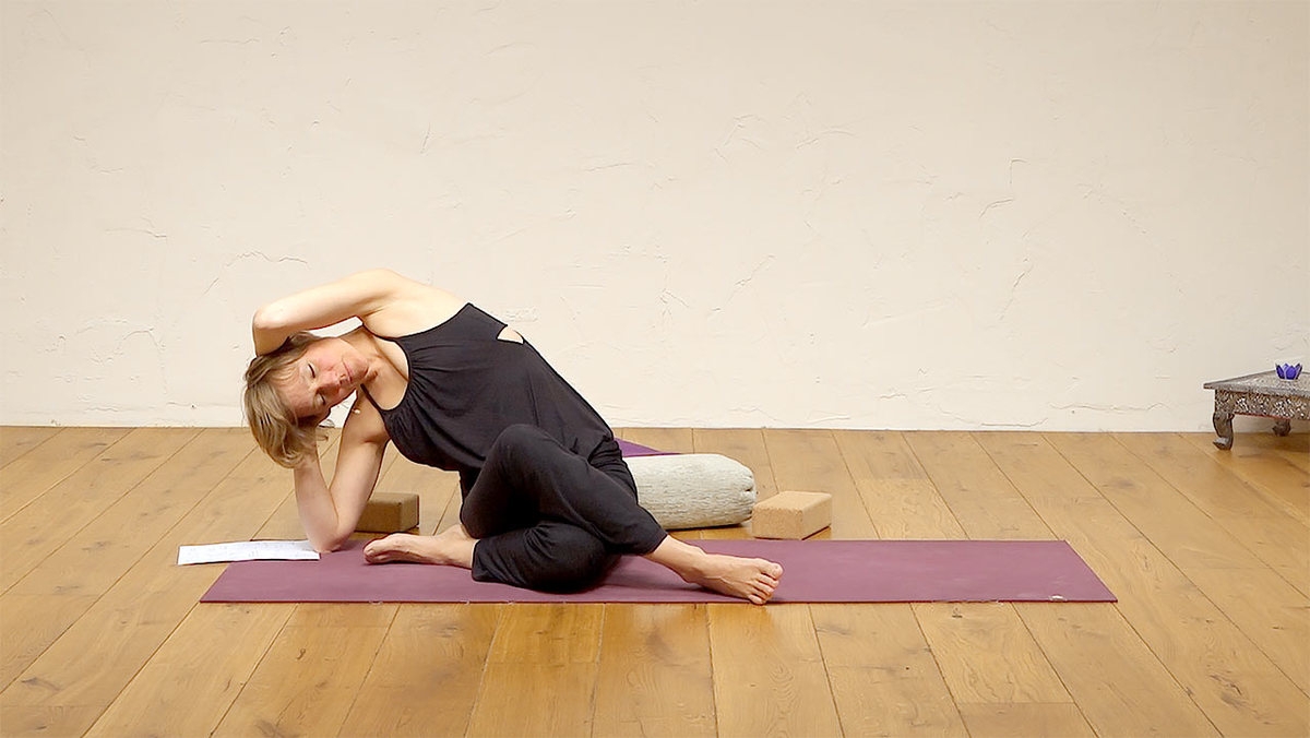 Menstruation yoga | Ekhart Yoga