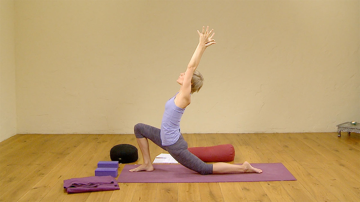 Yoga For Strength: 9 of Yoga's Best Strength-Building Poses | LiForme