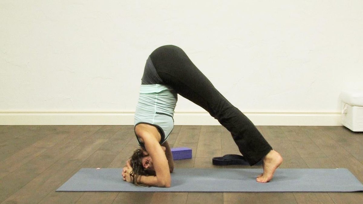 How to do a Headstand (Sirsasana) - Ekhart Yoga