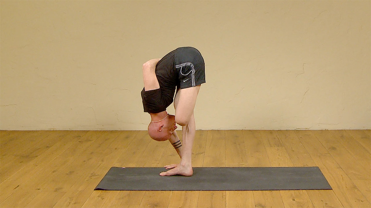 Advanced Yoga, Om Pose or Omkarasana with Olav Aarts 