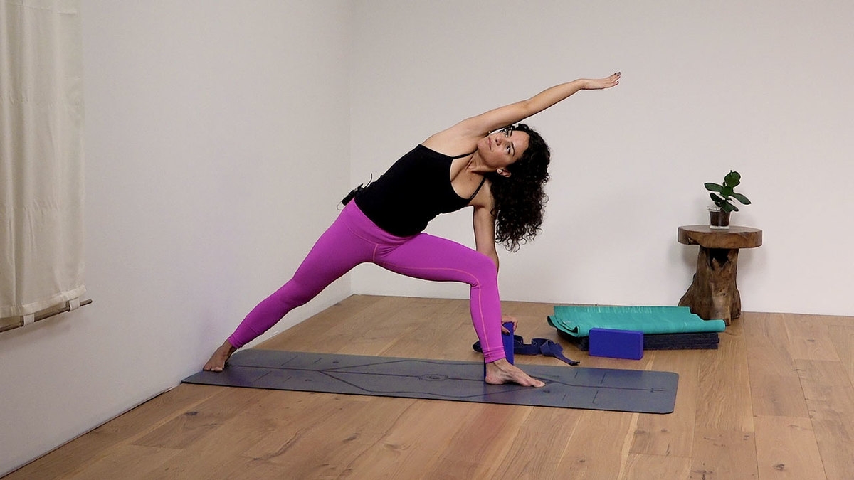 easy-standing-poses-ekhart-yoga