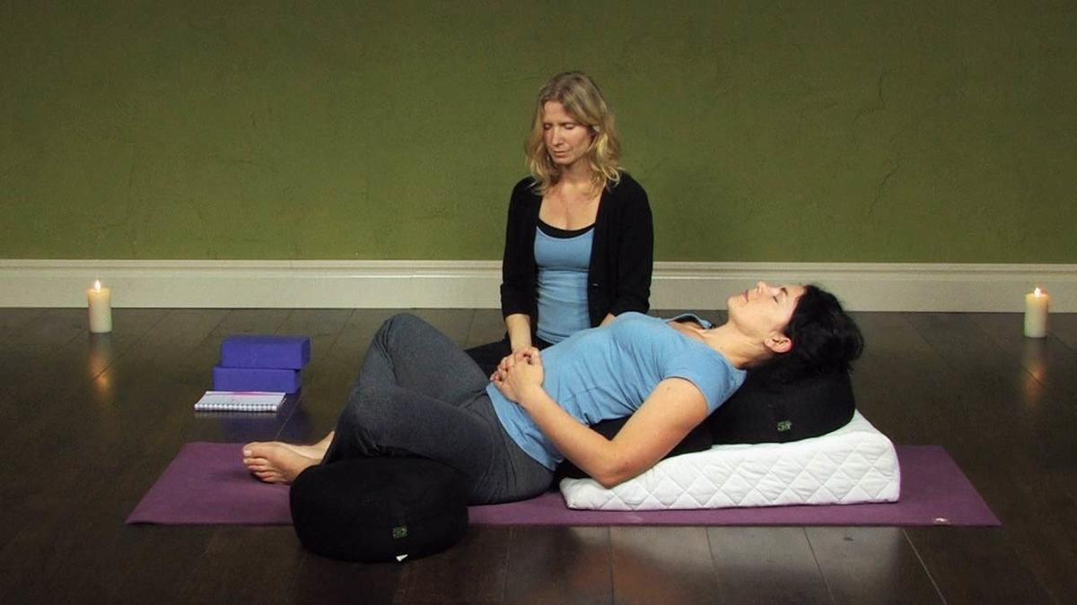 Restorative Yoga Yoga For Menstruation Ekhart Yoga 